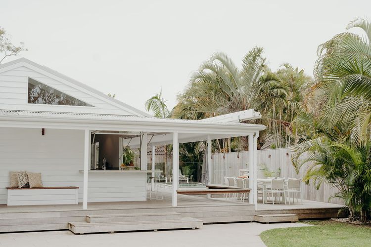 Paradise Palms – pet-friendly beach home with pool