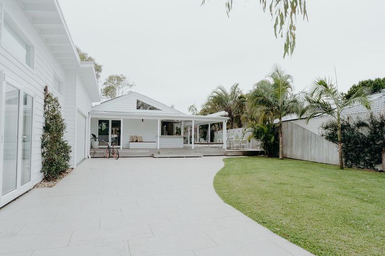 Paradise Palms – pet-friendly beach home with pool