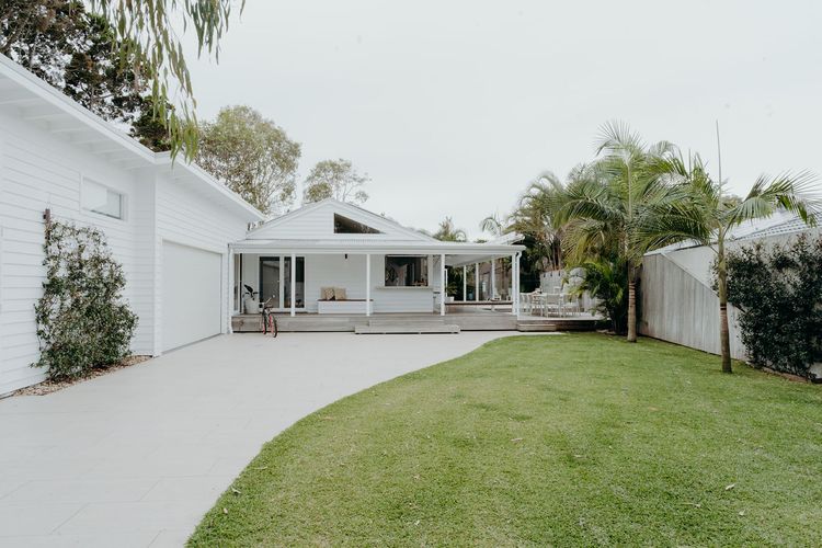 Paradise Palms – pet-friendly beach home with pool