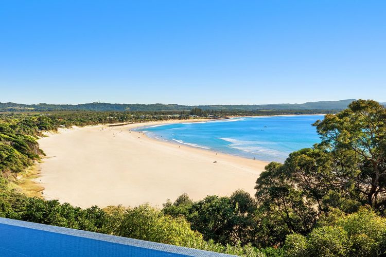 Sway – stunning 5 BR beach house with pool