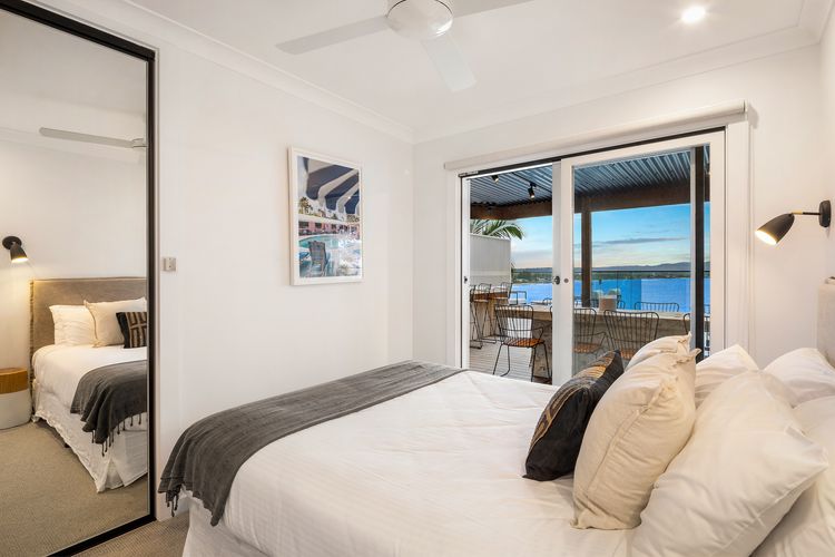 Sway – stunning 5 BR beach house with pool