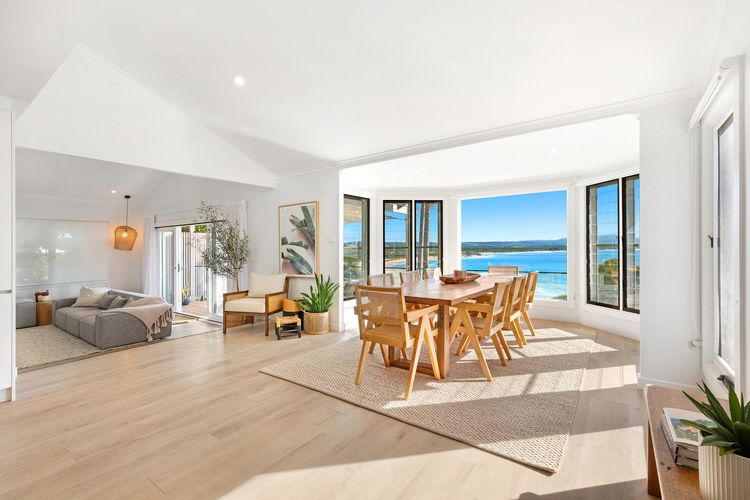 Sway – stunning 5 BR beach house with pool