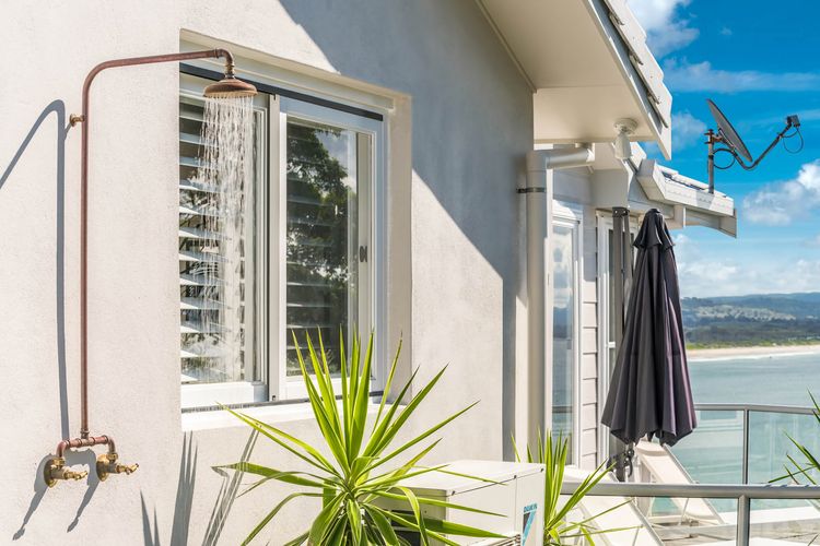 Sway – stunning 5 BR beach house with pool