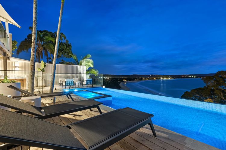 Sway – stunning 5 BR beach house with pool