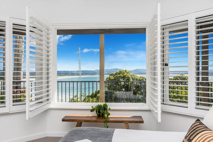 Sway – stunning 5 BR beach house with pool
