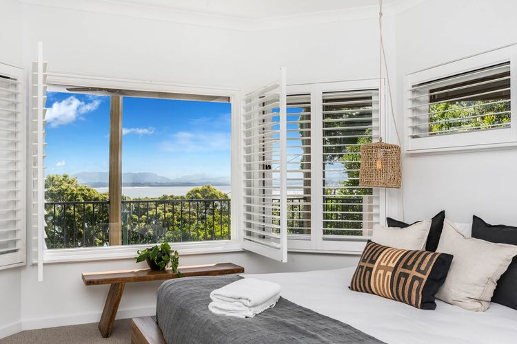 Sway – stunning 5 BR beach house with pool
