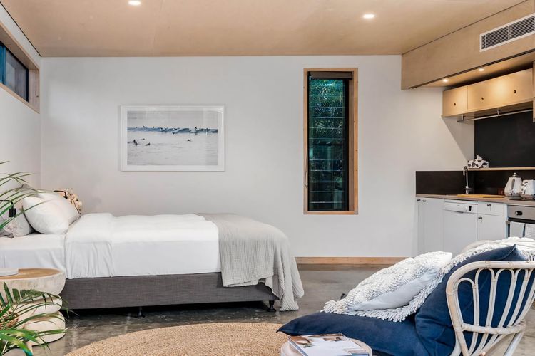 Tallowood – luxury beach house with pool & studio