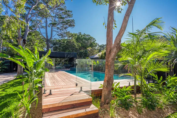 Tallowood – luxury beach house with pool & studio