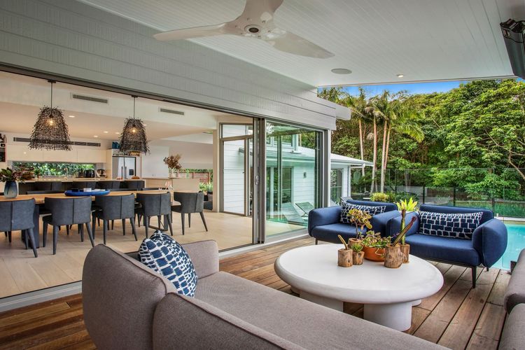 Tranquil Oasis – walking distance to beaches