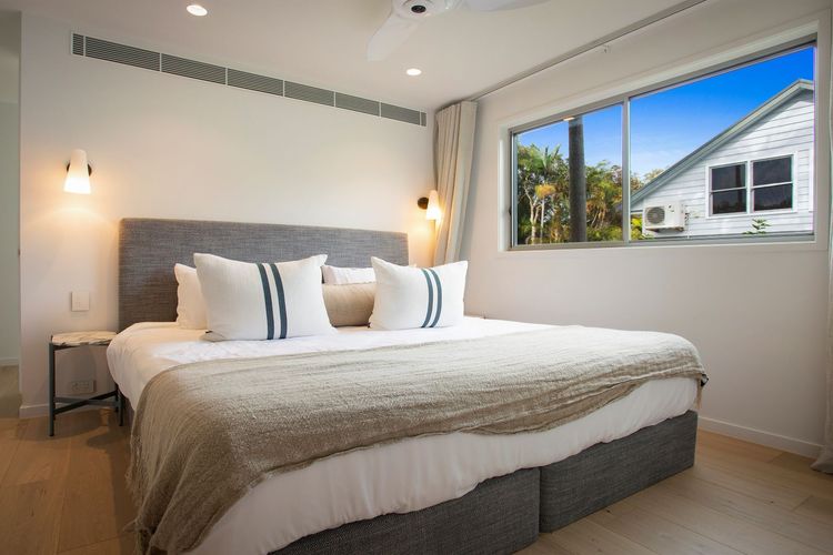 Tranquil Oasis – walking distance to beaches