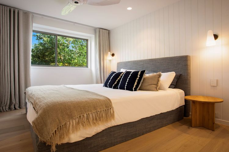 Tranquil Oasis – walking distance to beaches