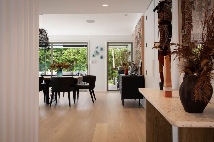 Tranquil Oasis – walking distance to beaches