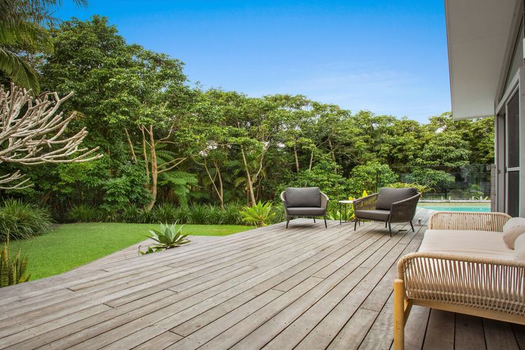 Tranquil Oasis – walking distance to beaches