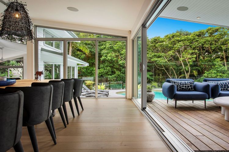 Tranquil Oasis – walking distance to beaches