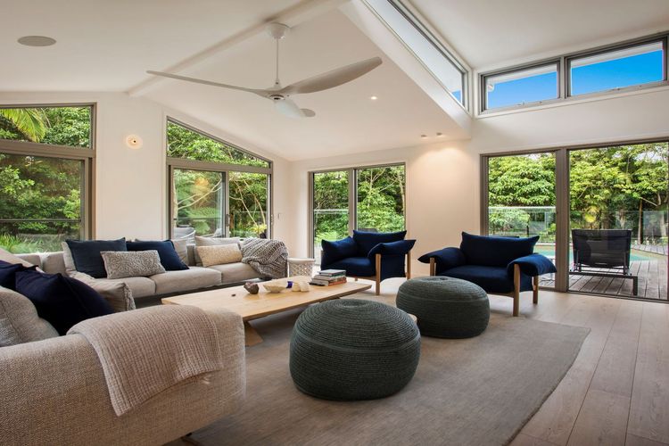 Tranquil Oasis – walking distance to beaches