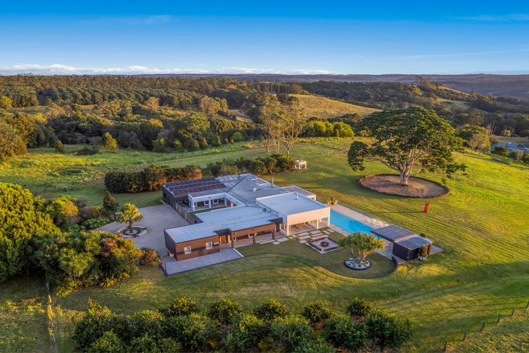 Amileka – luxury 25 acre estate with pool