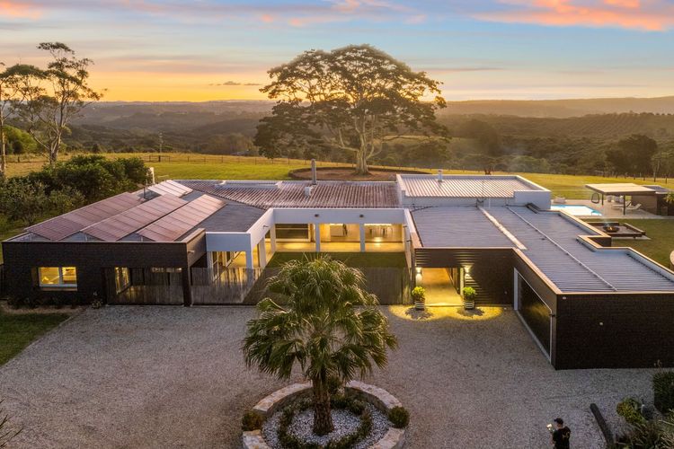 Amileka – luxury 25 acre estate with pool