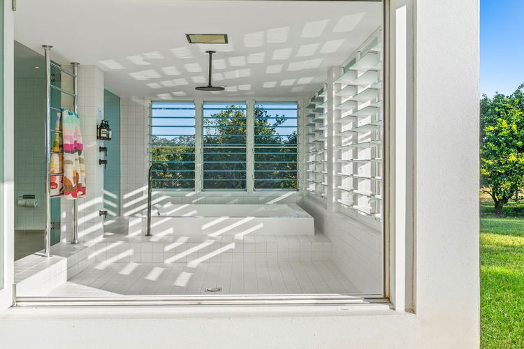 Amileka – luxury 25 acre estate with pool