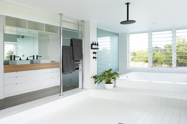 Amileka – luxury 25 acre estate with pool