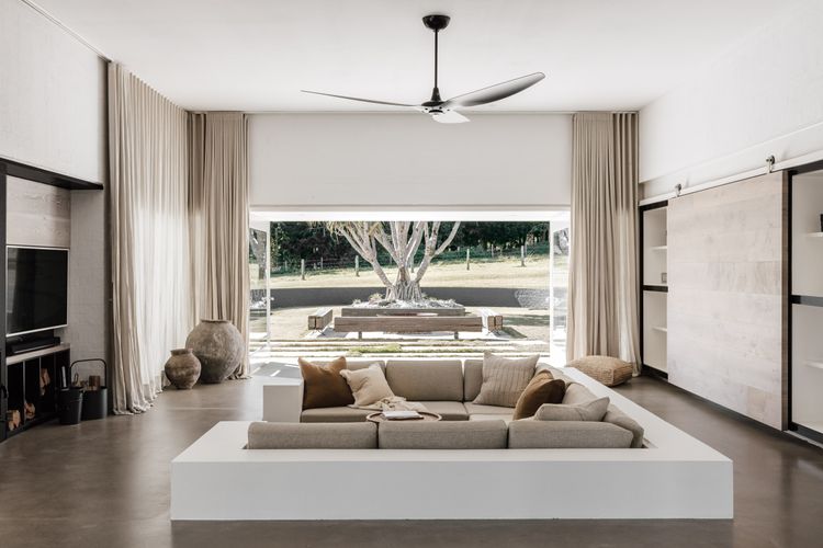 Amileka – luxury 25 acre estate with pool