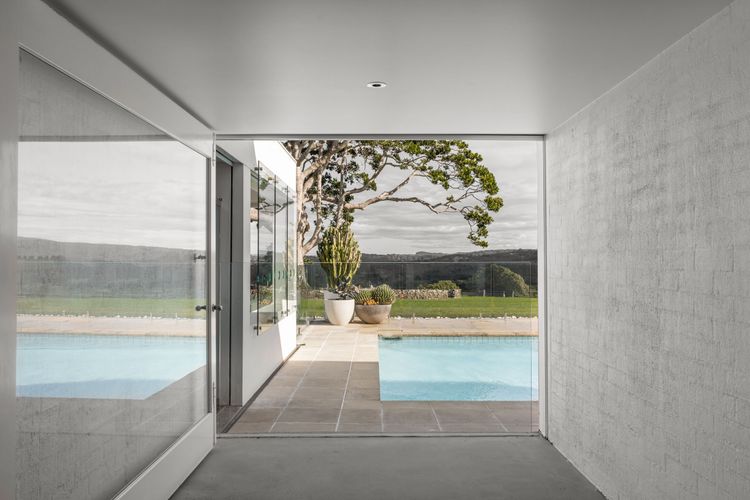 Amileka – luxury 25 acre estate with pool