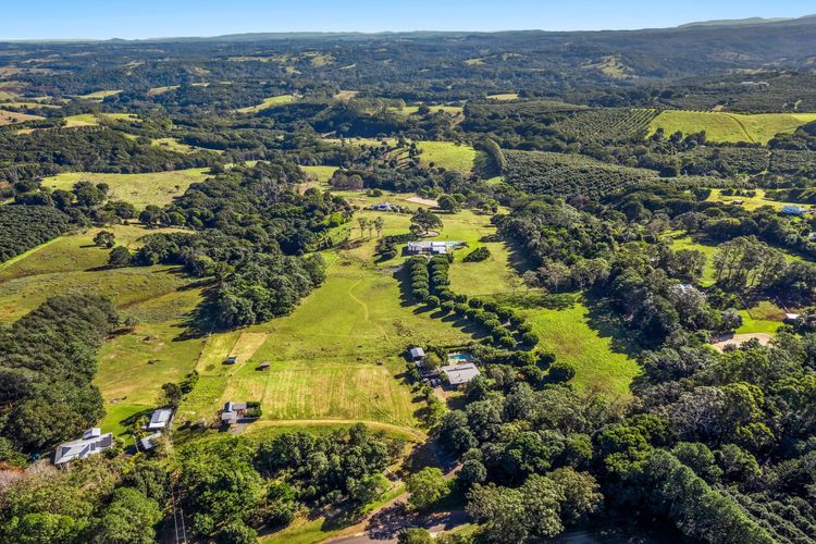 Amileka – luxury 25 acre estate with pool