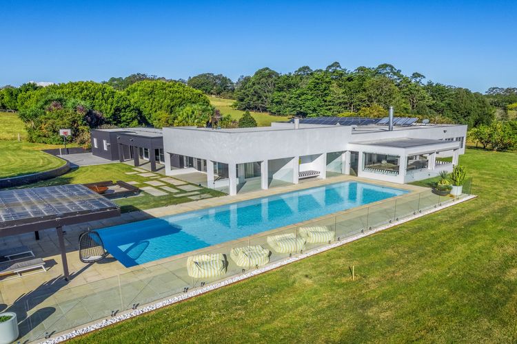 Amileka – luxury 25 acre estate with pool