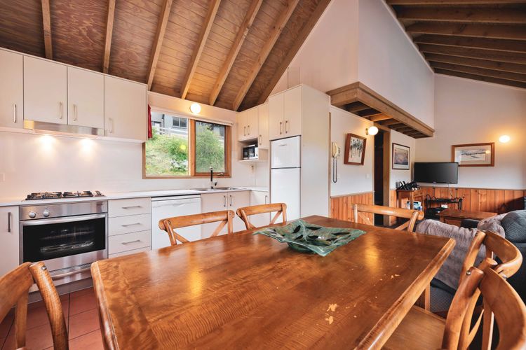 Kitchen Dining Area Banjo 4