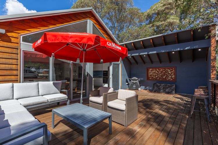 Feathers Lodge