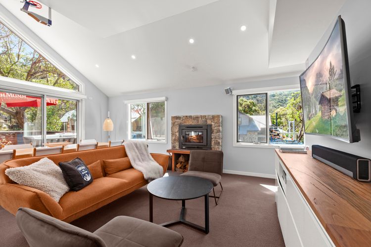 Feathers Lodge