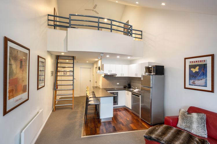 Lantern 32 Loft