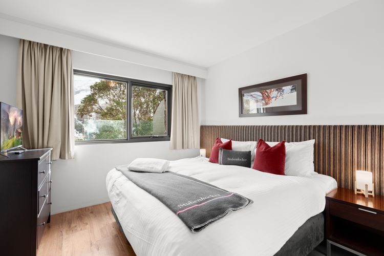 Lantern 9 Deluxe – Parking