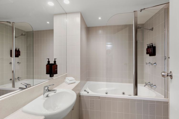 Lantern 9 Deluxe – Parking