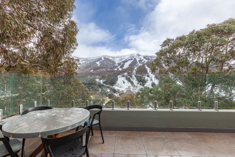 Lantern 9 Deluxe – Parking