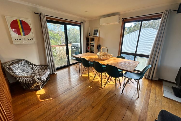 Saturn Sands – 30 Saturn Parade