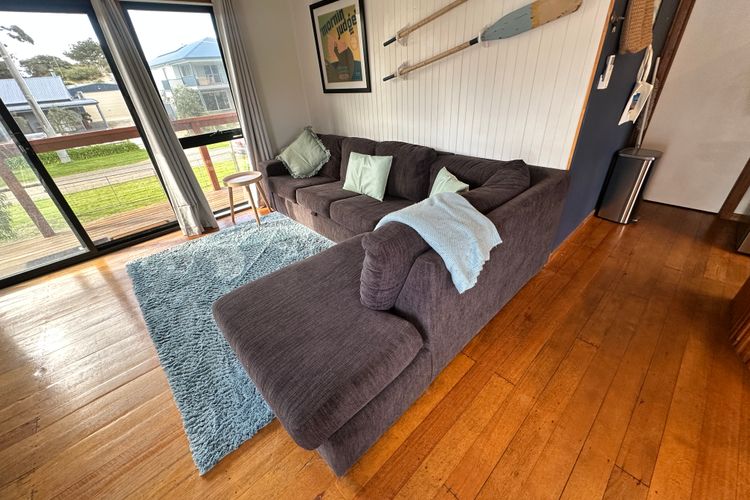 Saturn Sands – 30 Saturn Parade