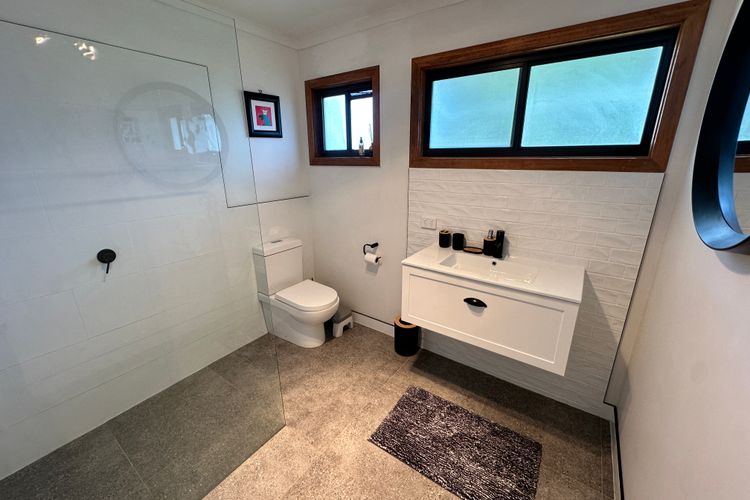 Saturn Sands – 30 Saturn Parade