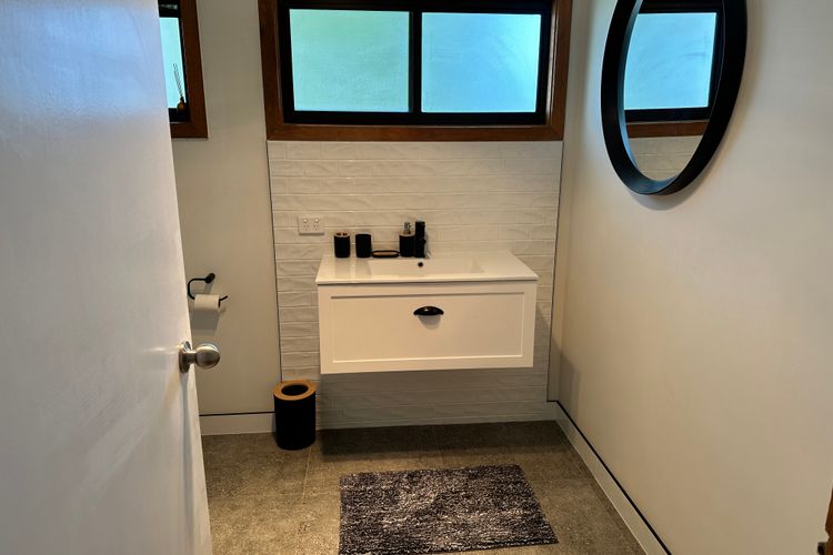 Saturn Sands – 30 Saturn Parade