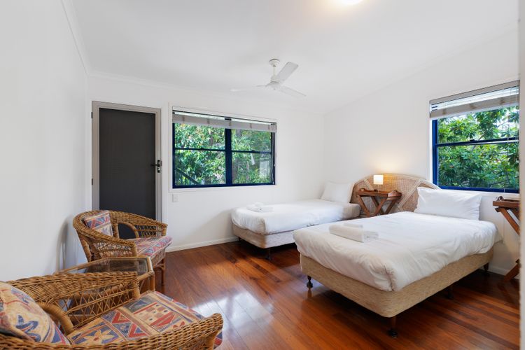 Kookaburra Lodge 4 Little Cove Road 8