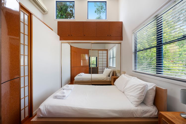 Kookaburra Lodge 4 Little Cove Road 8