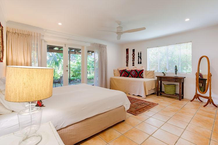 Sunshine Beach House 14 Depper Street