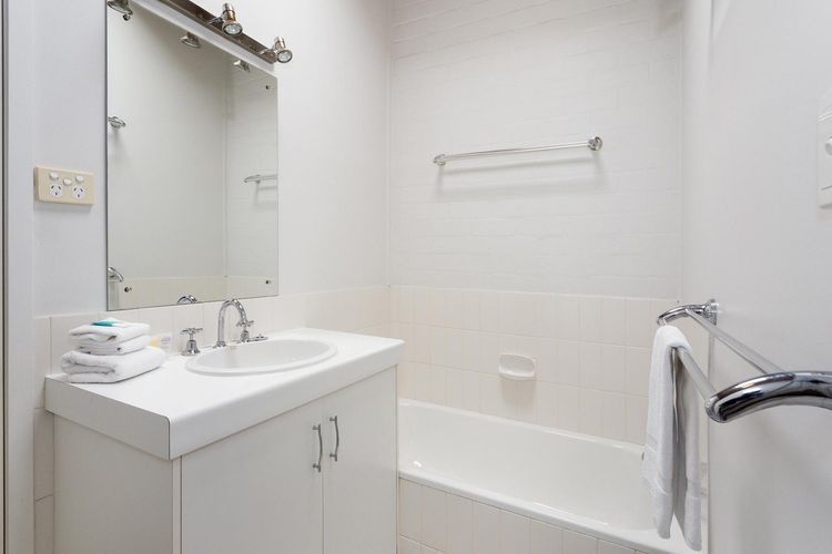 St James Square 5 James Street 40-42