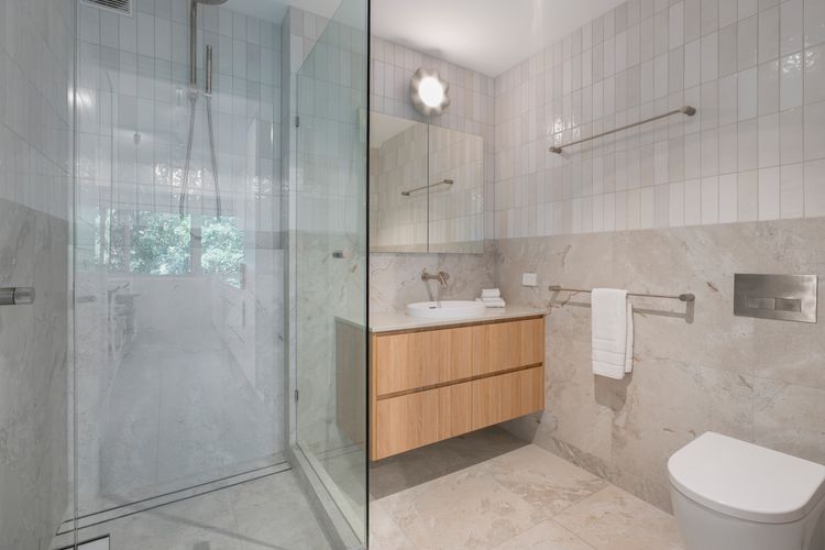 Kalimna 2 Picture Point Crescent 35