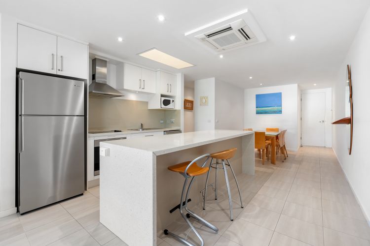 Jacaranda 12 Hastings Street 12