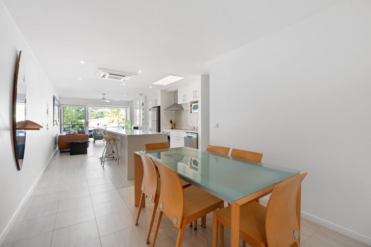 Jacaranda 12 Hastings Street 12