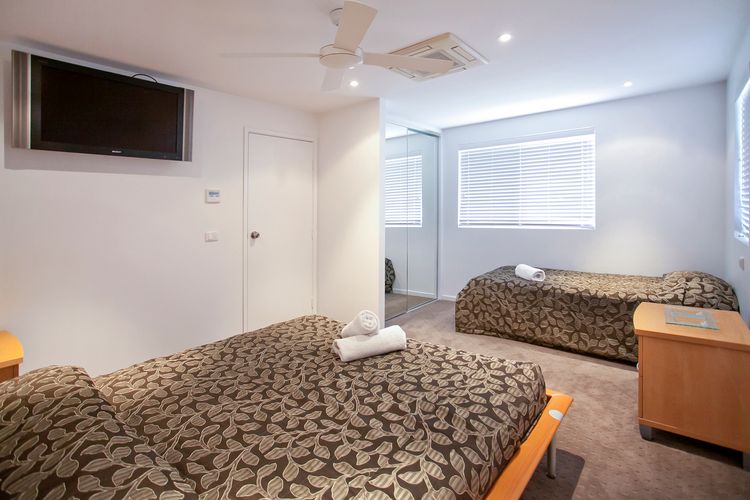 Jacaranda 12 Hastings Street 12