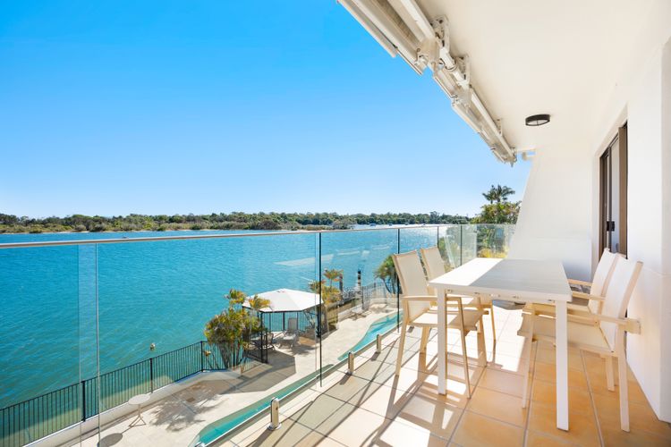 Aqua Linea 6 Noosa Parade 82