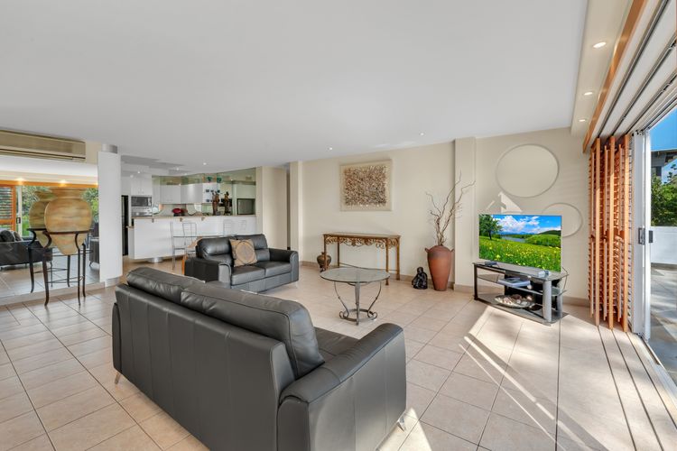 Noosa Views 3 Noosa Drive 33