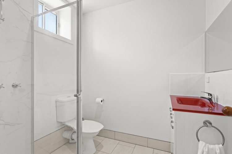 Rye Beach Chalet – Downstairs Only