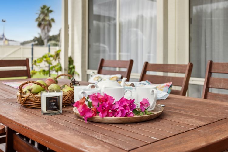 Rye Beach Chalet – Downstairs Only